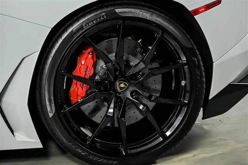 2017 Lamborghini Aventador S LP740-4 - Image 8 of 31