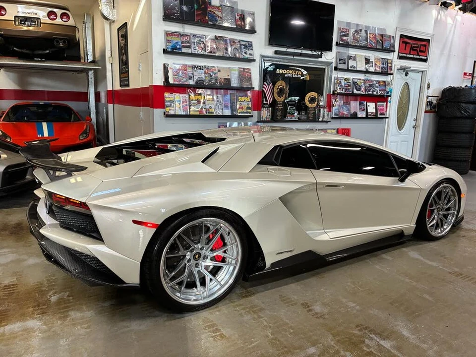 2017 Lamborghini Aventador S LP740-4 - Image 10 of 31