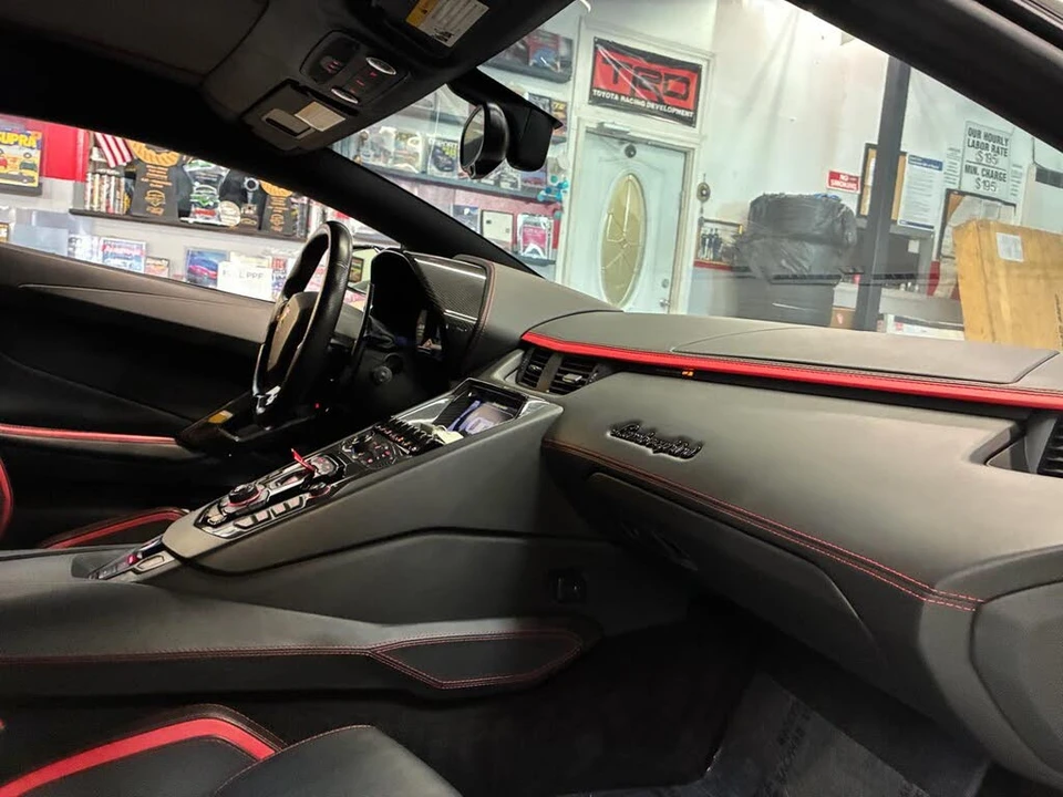 2017 Lamborghini Aventador S LP740-4 - Image 28 of 31