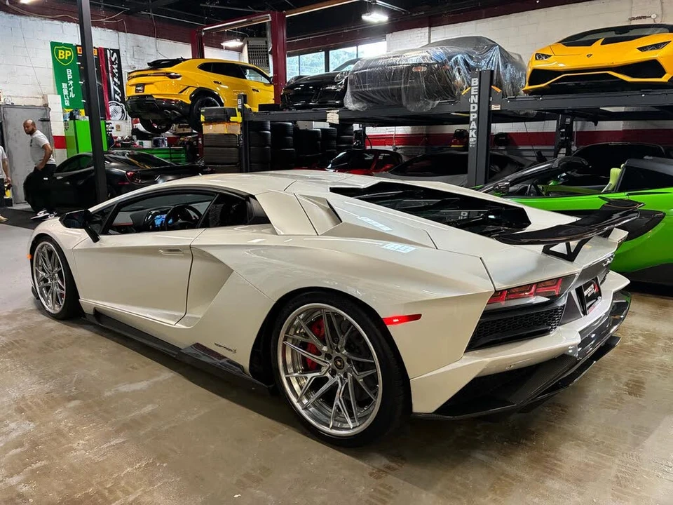 2017 Lamborghini Aventador S LP740-4 - Image 16 of 31
