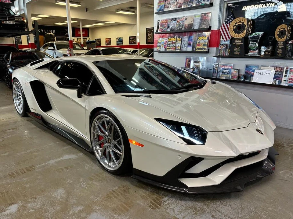 2017 Lamborghini Aventador S LP740-4 - Image 6 of 31