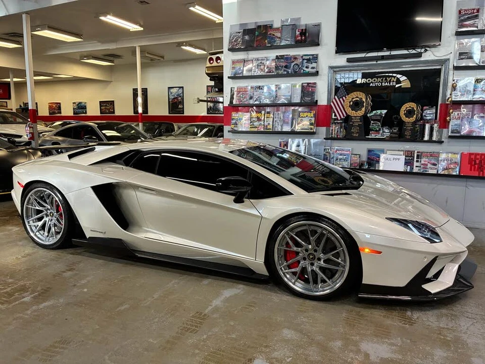 2017 Lamborghini Aventador S LP740-4 - Image 8 of 31