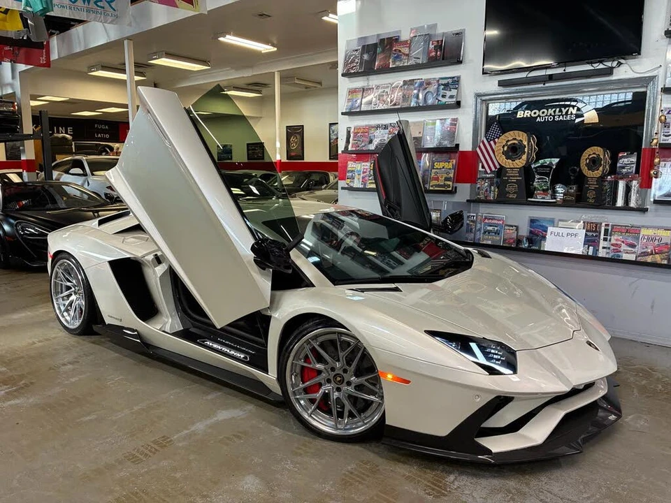 2017 Lamborghini Aventador S LP740-4 - Image 2 of 31