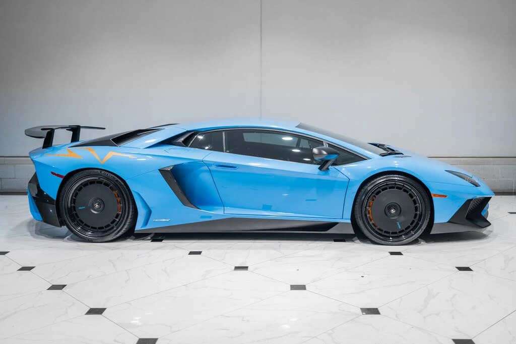 2017 Lamborghini Aventador SuperVeloce LP750-4 - Image 6 of 31