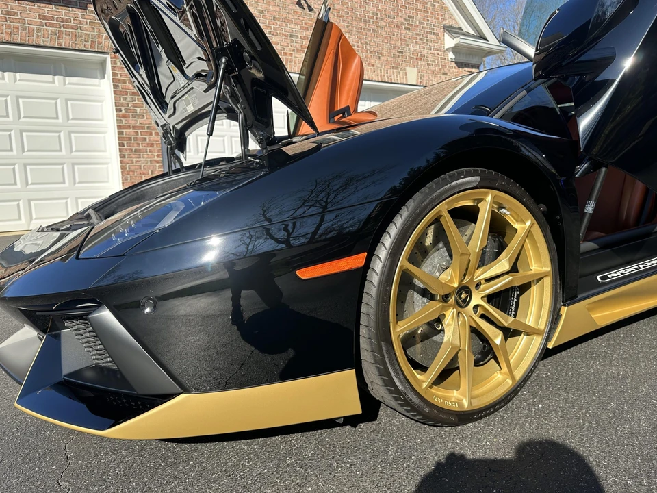 2017 Lamborghini Aventador LP700-4 - Image 23 of 31
