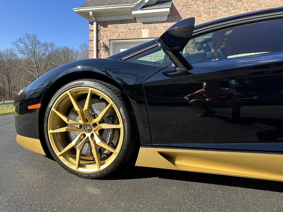 2017 Lamborghini Aventador LP700-4 - Image 30 of 31