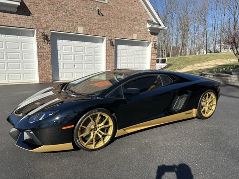 2017 Lamborghini Aventador LP700-4 - Image 2 of 31