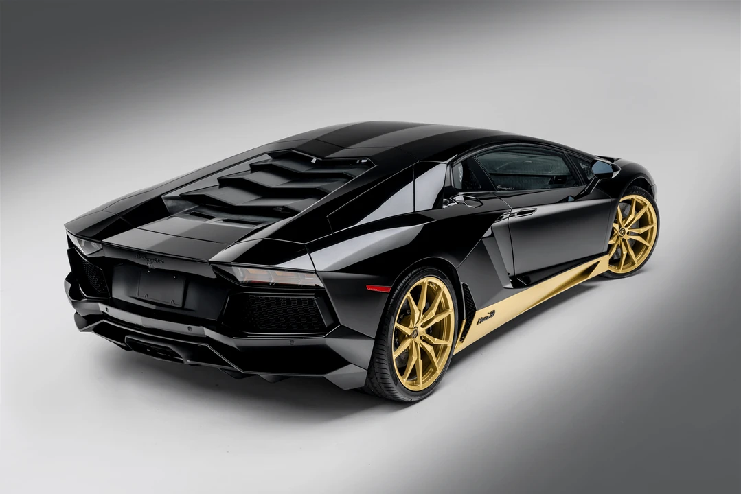 2017 Lamborghini Aventador LP700-4 - Image 4 of 31