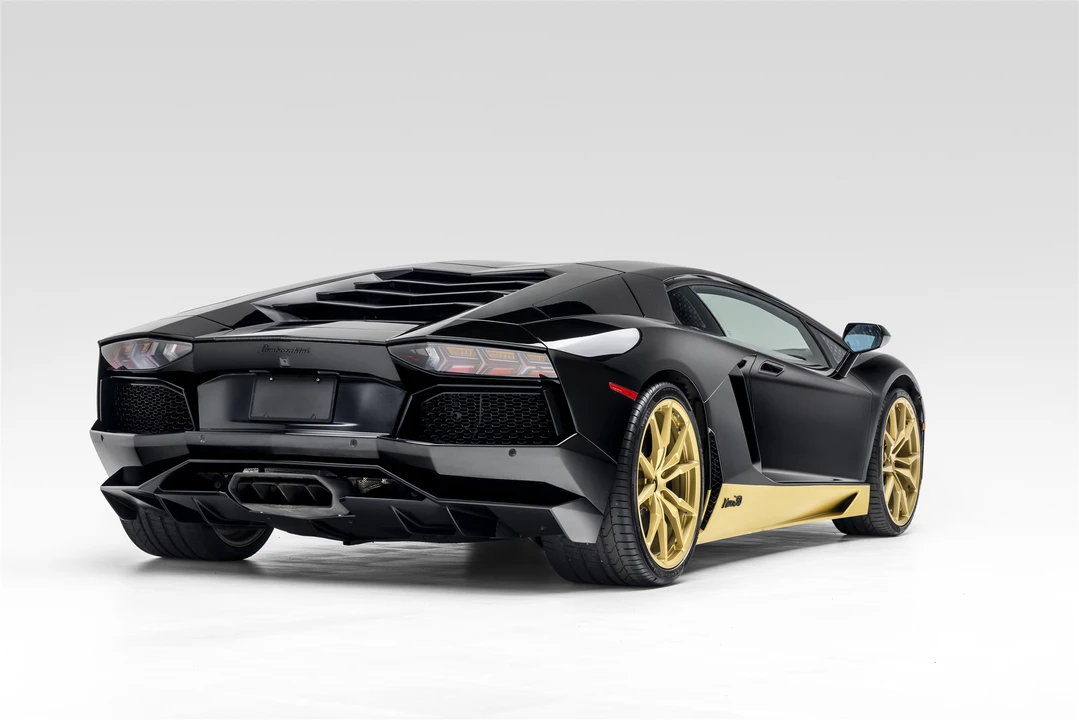 2017 Lamborghini Aventador LP700-4 - Image 26 of 31