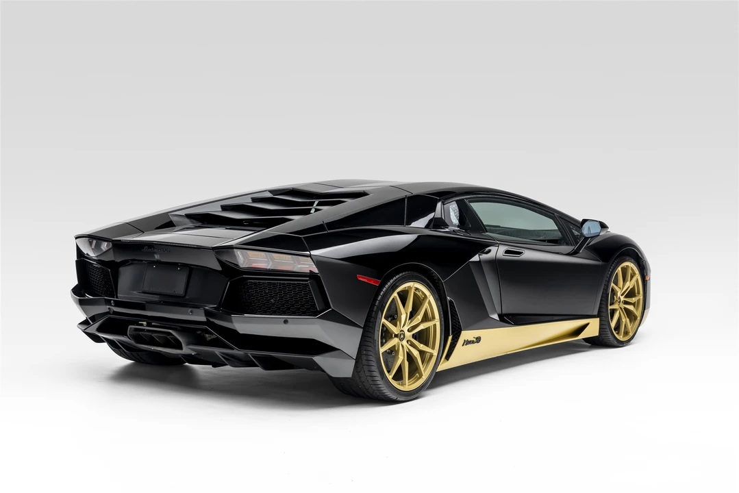 2017 Lamborghini Aventador LP700-4 - Image 25 of 31