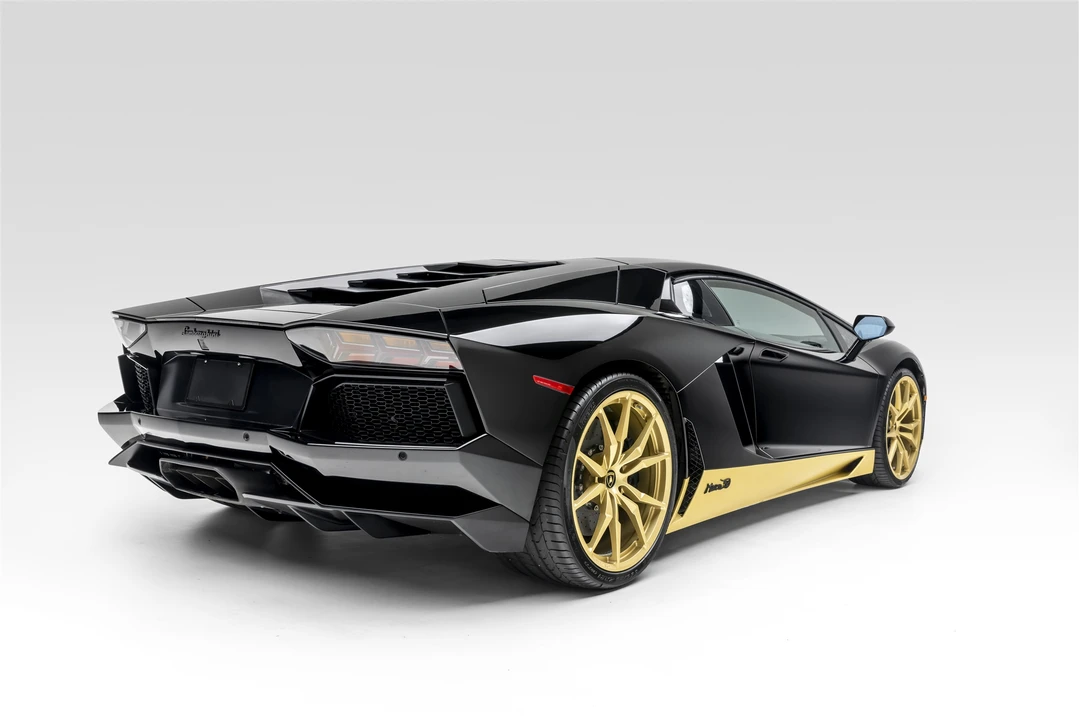 2017 Lamborghini Aventador LP700-4 - Image 27 of 31
