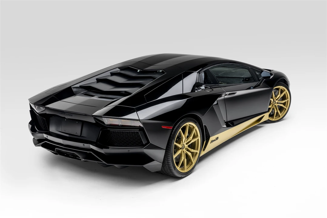 2017 Lamborghini Aventador LP700-4 - Image 24 of 31