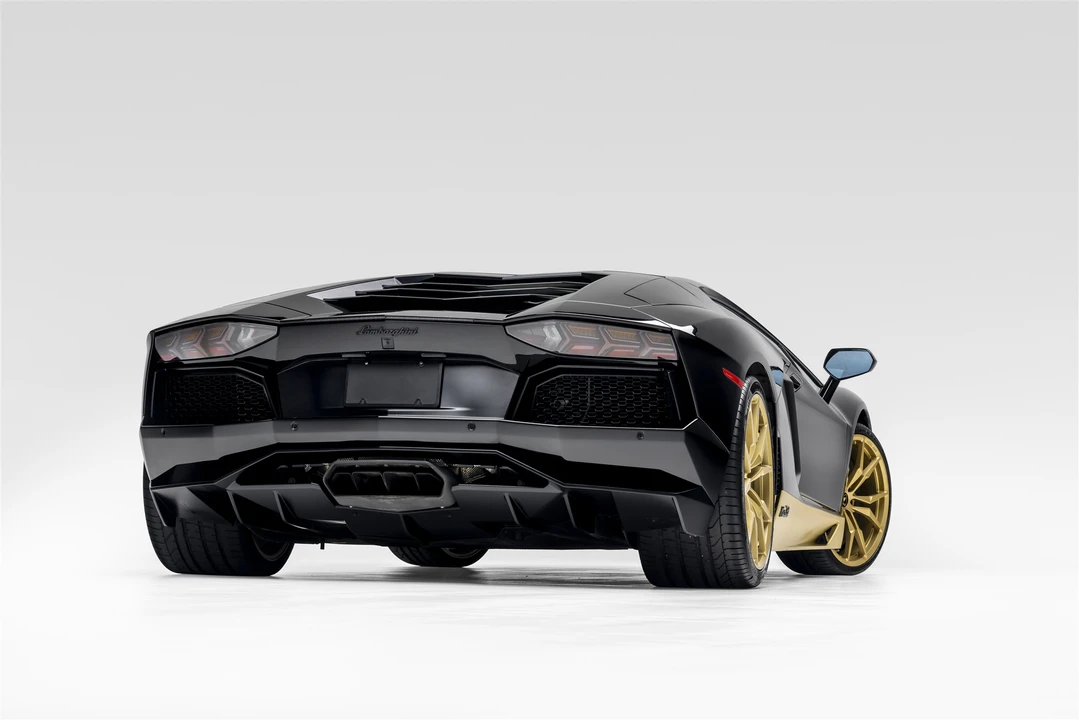 2017 Lamborghini Aventador LP700-4 - Image 21 of 31