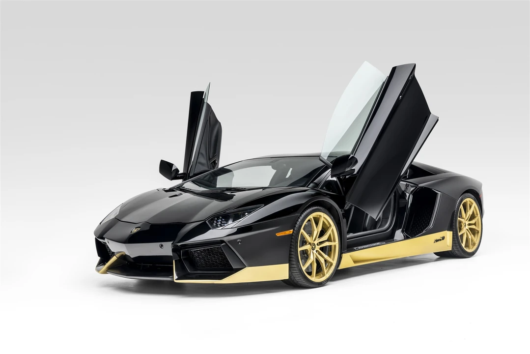 2017 Lamborghini Aventador LP700-4 - Image 13 of 31