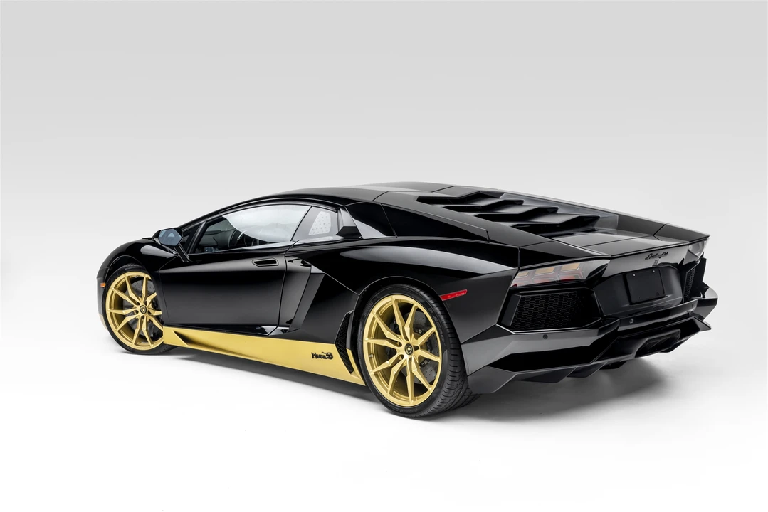 2017 Lamborghini Aventador LP700-4 - Image 18 of 31