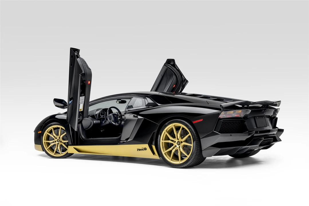 2017 Lamborghini Aventador LP700-4 - Image 19 of 31