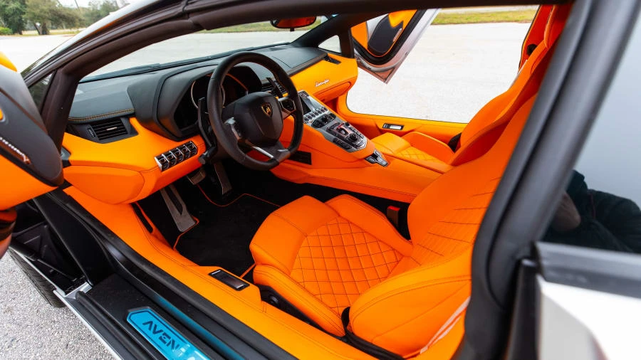 2017 Lamborghini Aventador LP700-4 - Image 4 of 31