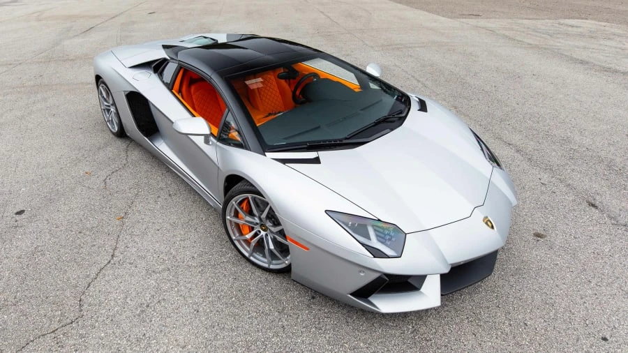 2017 Lamborghini Aventador LP700-4 - Image 14 of 31