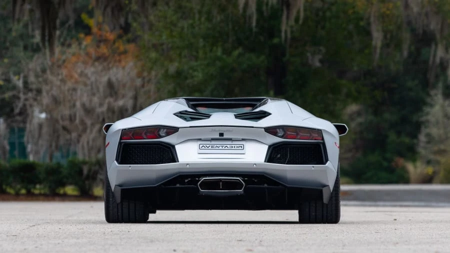 2017 Lamborghini Aventador LP700-4 - Image 17 of 31