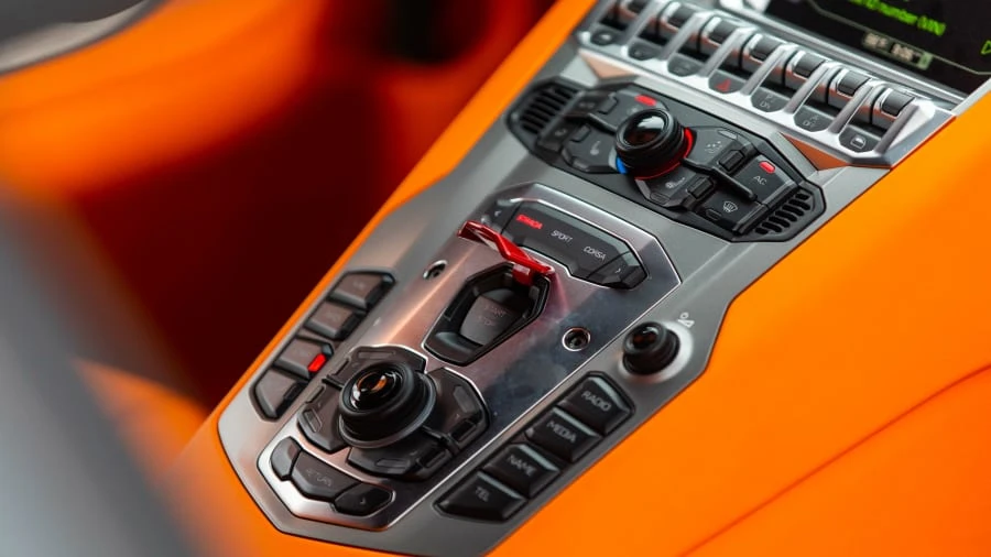 2017 Lamborghini Aventador LP700-4 - Image 18 of 31