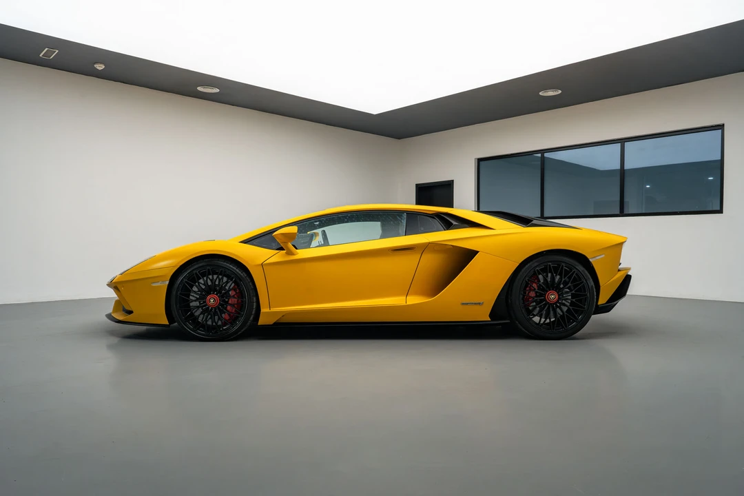 2017 Lamborghini Aventador S LP740-4 - Image 12 of 31