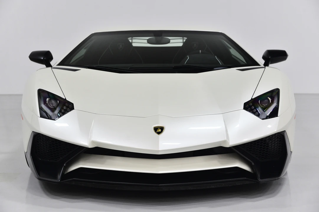 2017 Lamborghini Aventador SuperVeloce LP750-4 - Image 8 of 31