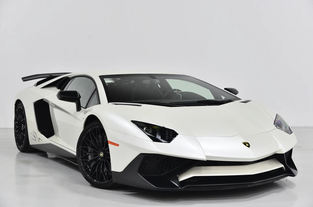 2017 Lamborghini Aventador SuperVeloce LP750-4 - Image 7 of 31