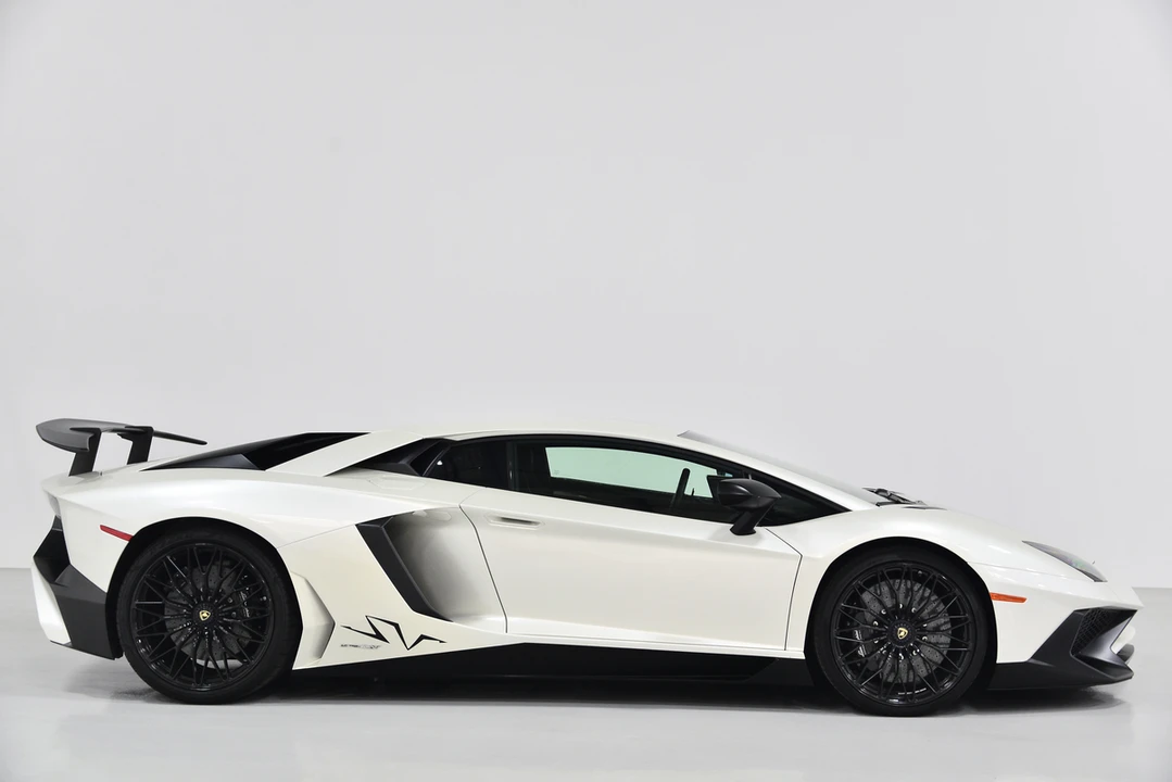 2017 Lamborghini Aventador SuperVeloce LP750-4 - Image 6 of 31