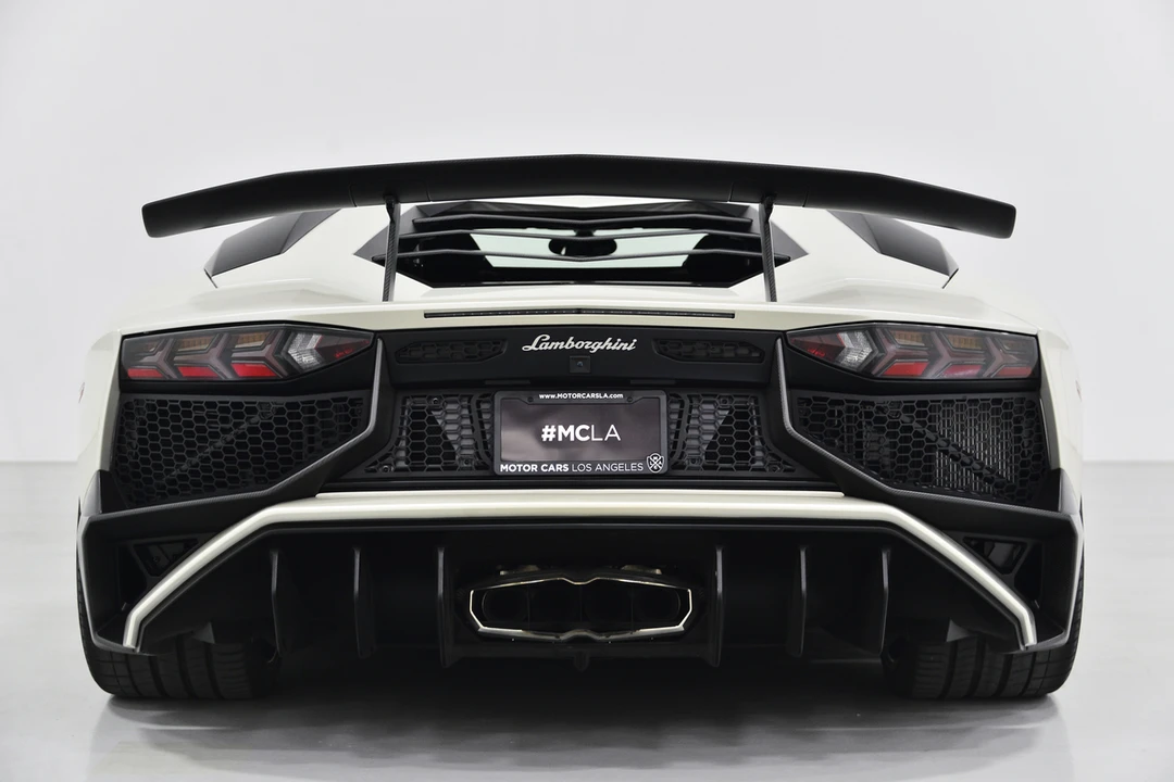 2017 Lamborghini Aventador SuperVeloce LP750-4 - Image 4 of 31
