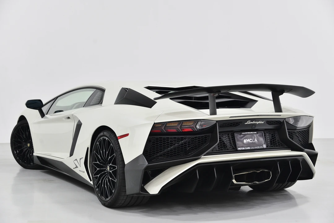 2017 Lamborghini Aventador SuperVeloce LP750-4 - Image 3 of 31