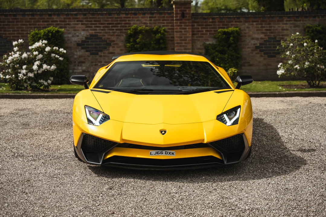 2017 Lamborghini Aventador SuperVeloce LP750-4 - Image 2 of 31