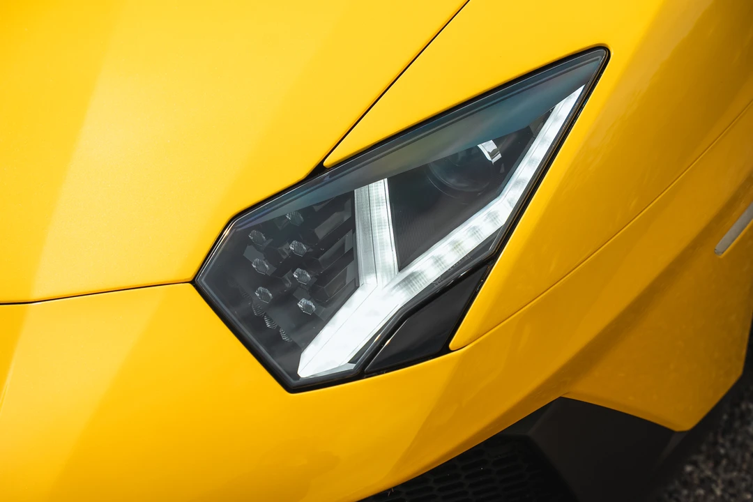 2017 Lamborghini Aventador SuperVeloce LP750-4 - Image 25 of 31