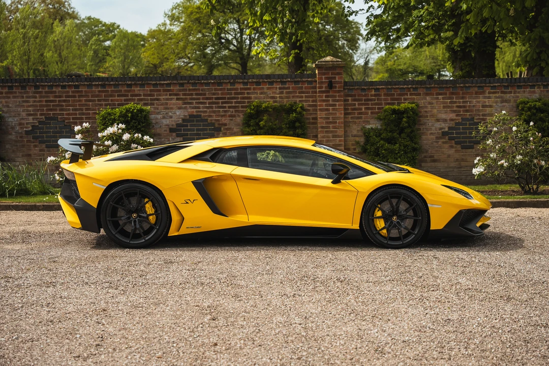 2017 Lamborghini Aventador SuperVeloce LP750-4 - Image 8 of 31