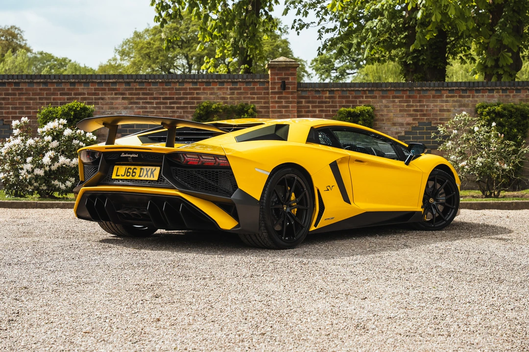 2017 Lamborghini Aventador SuperVeloce LP750-4 - Image 7 of 31