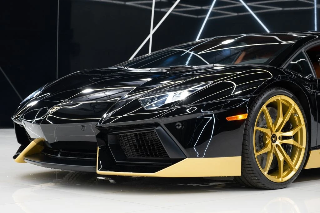 2017 Lamborghini Aventador LP700-4 - Image 4 of 21