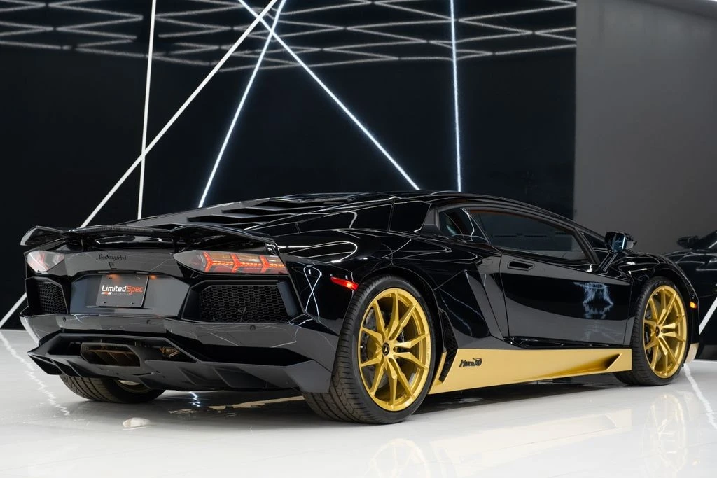 2017 Lamborghini Aventador LP700-4 - Image 16 of 21
