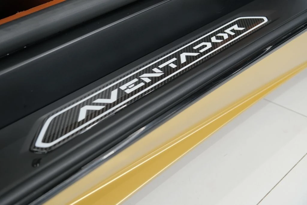 2017 Lamborghini Aventador LP700-4 - Image 20 of 21