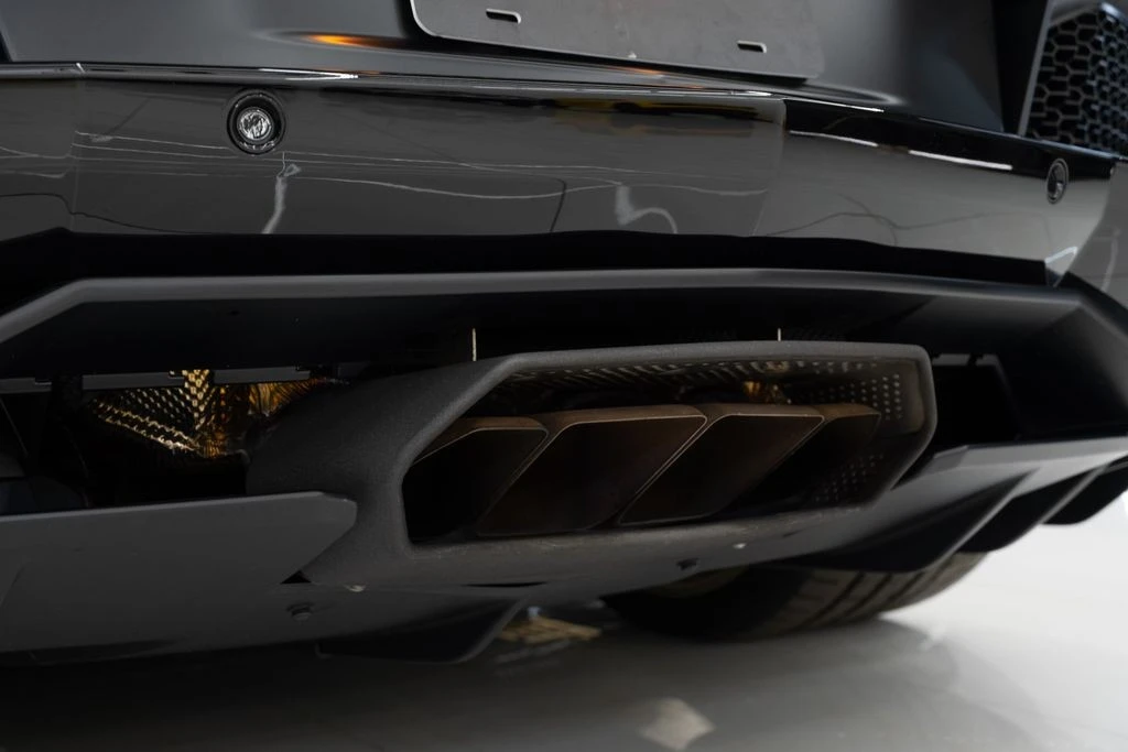 2017 Lamborghini Aventador LP700-4 - Image 18 of 21