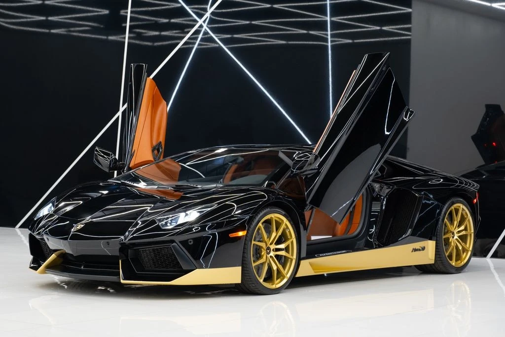 2017 Lamborghini Aventador LP700-4 - Image 2 of 21