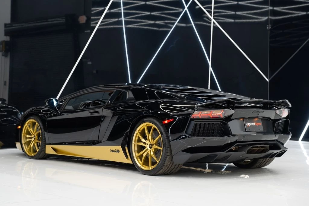 2017 Lamborghini Aventador LP700-4 - Image 12 of 21