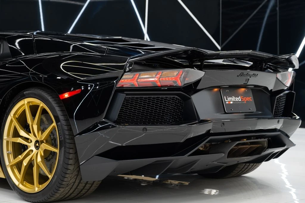 2017 Lamborghini Aventador LP700-4 - Image 14 of 21
