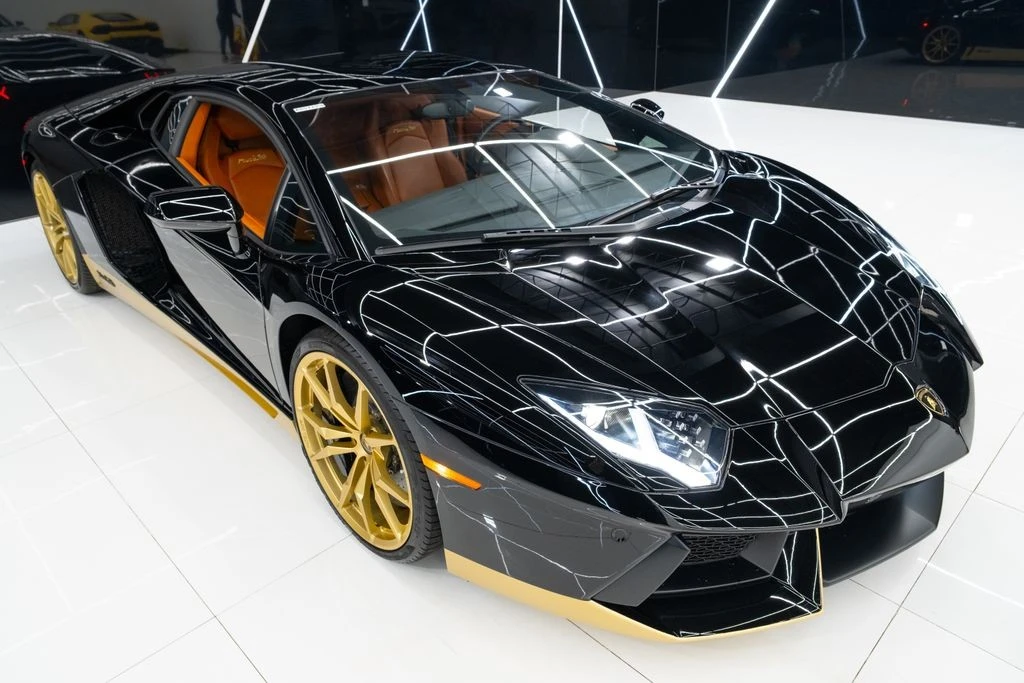 2017 Lamborghini Aventador LP700-4 - Image 6 of 21