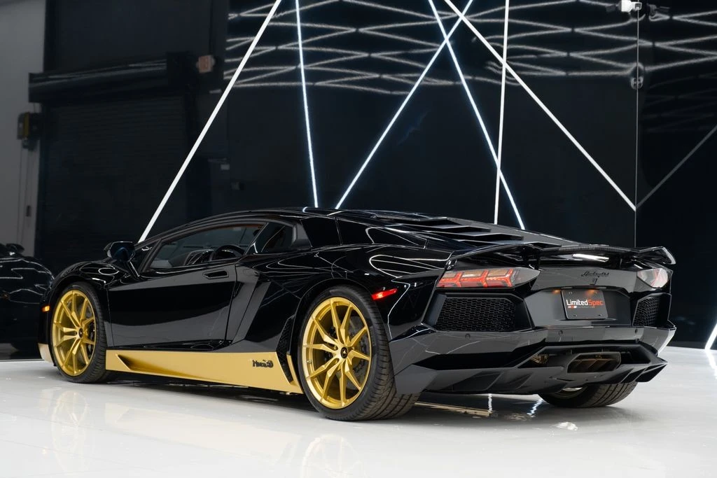 2017 Lamborghini Aventador LP700-4 - Image 13 of 21