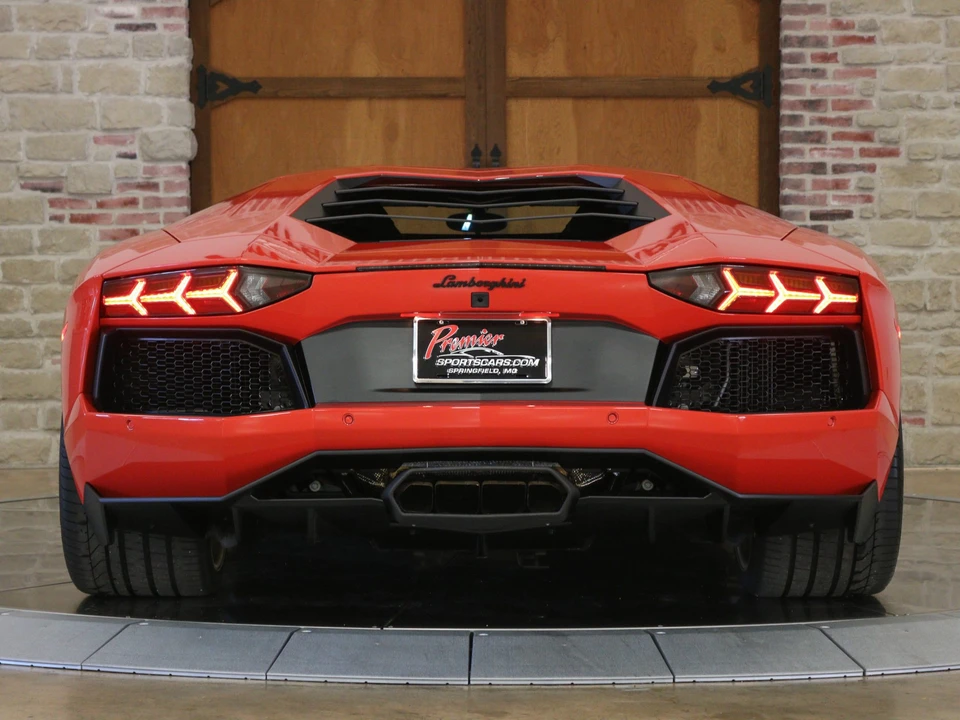 2017 Lamborghini Aventador LP700-4 - Image 3 of 31