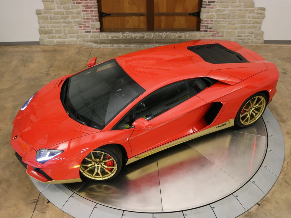 2017 Lamborghini Aventador LP700-4 - Image 2 of 31