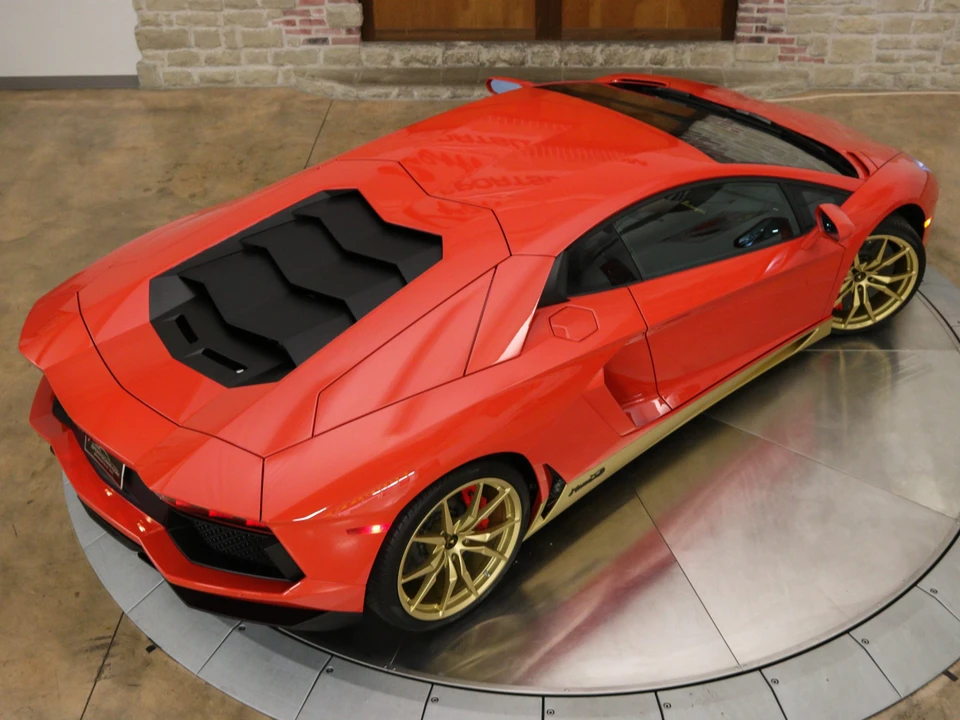 2017 Lamborghini Aventador LP700-4 - Image 4 of 31