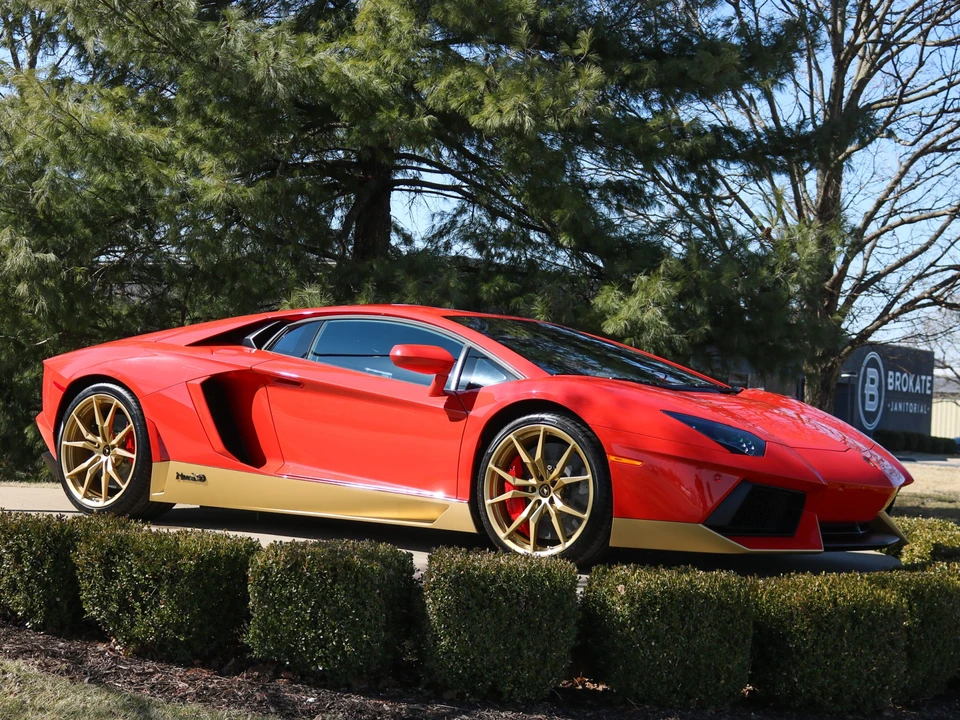 2017 Lamborghini Aventador LP700-4 - Image 10 of 31