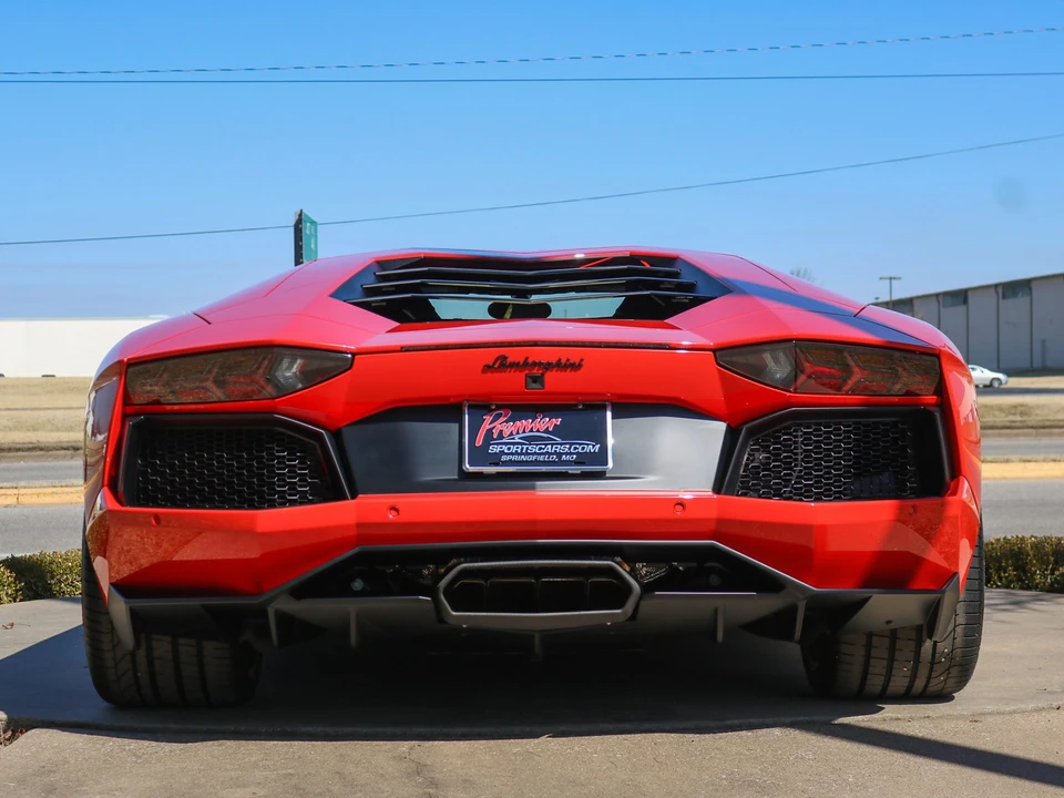 2017 Lamborghini Aventador LP700-4 - Image 8 of 31