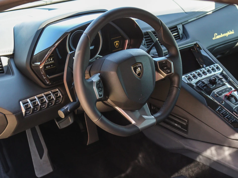 2017 Lamborghini Aventador LP700-4 - Image 27 of 31