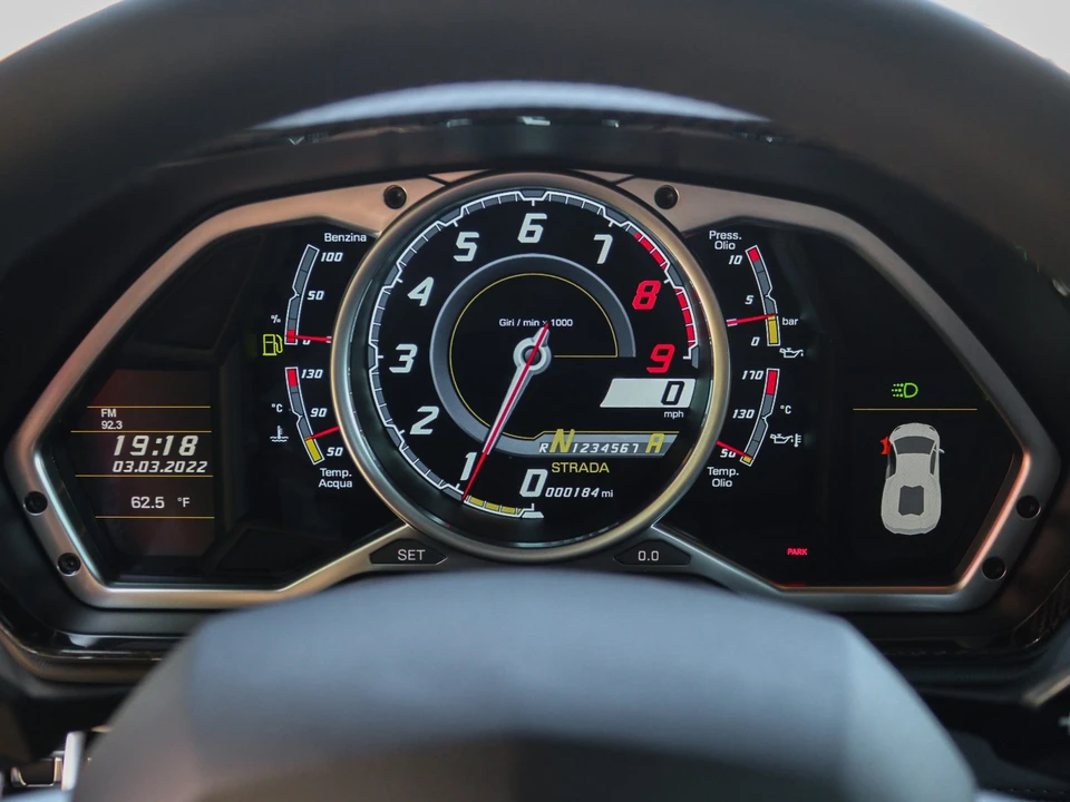 2017 Lamborghini Aventador LP700-4 - Image 29 of 31
